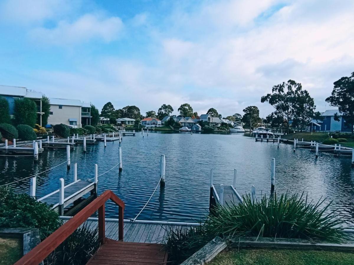Captains Cove Resort - Waterfront Apartments ペインズヴィル エクステリア 写真