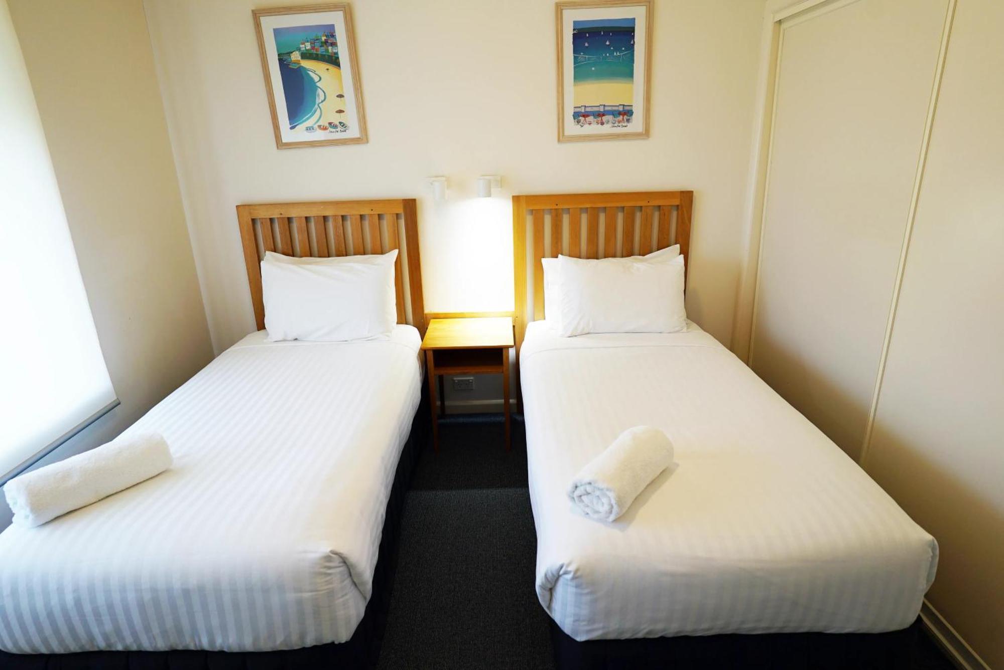 Captains Cove Resort - Waterfront Apartments ペインズヴィル エクステリア 写真